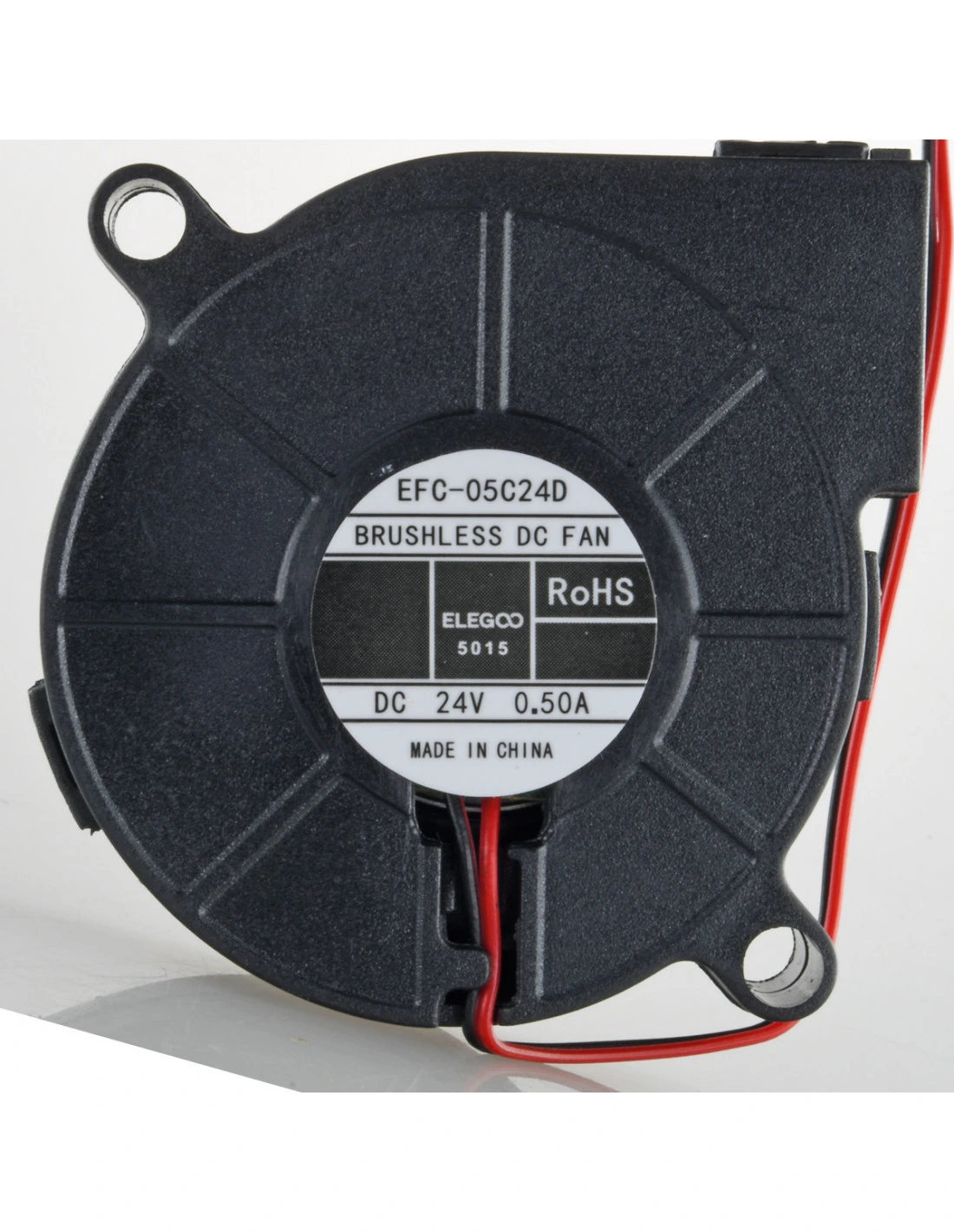 Vista trasera del soplador 5015 mostrando el etiquetado técnico de voltaje y el conector compatible con el cabezal de la serie Giga