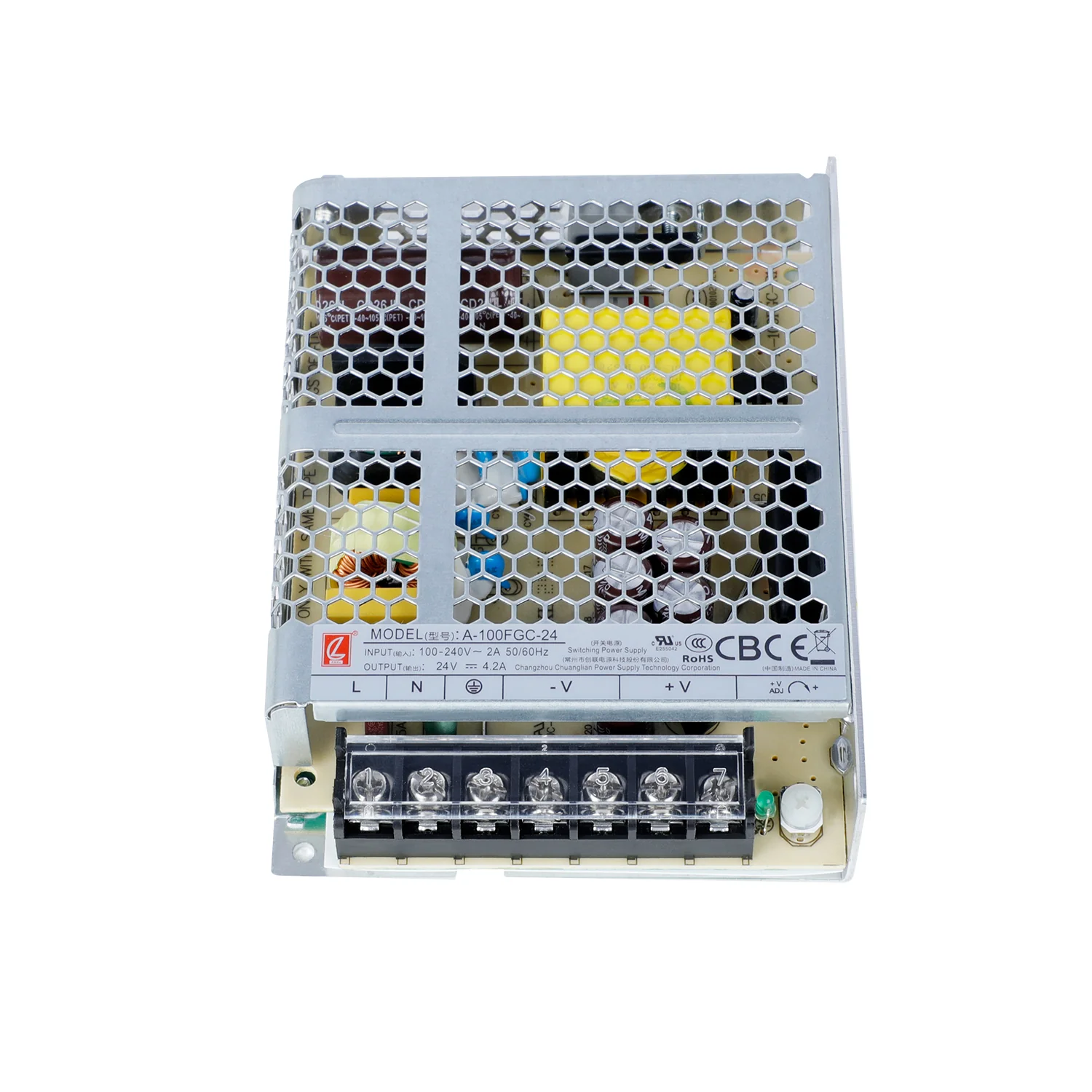 Vista superior de la fuente de poder acostada, resaltando los bornes de conexión protegidos para una instalación eléctrica segura y organizada