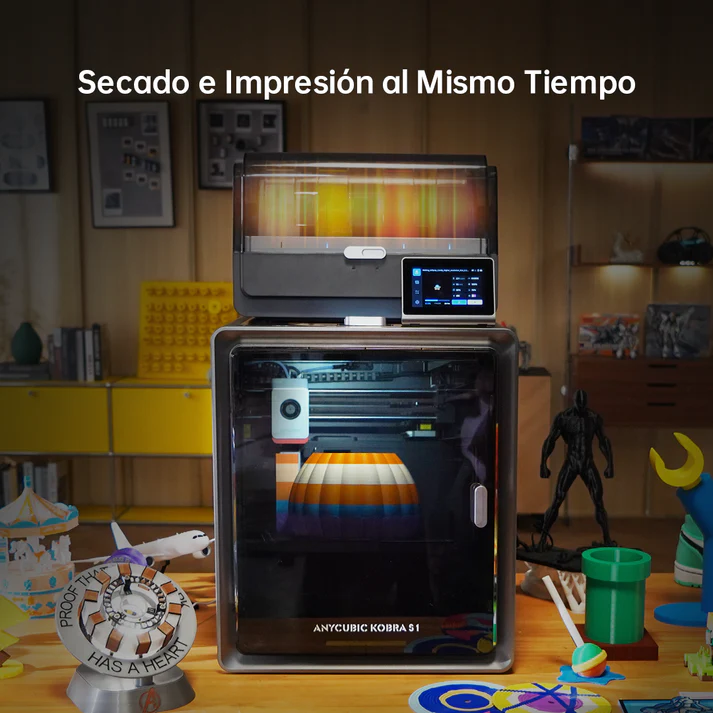 La unidad del combo Anycubic Kobra S1 permite el secado activo del filamento mientras se imprime, eliminando la humedad para evitar burbujas y mejorar la adherencia de capas.