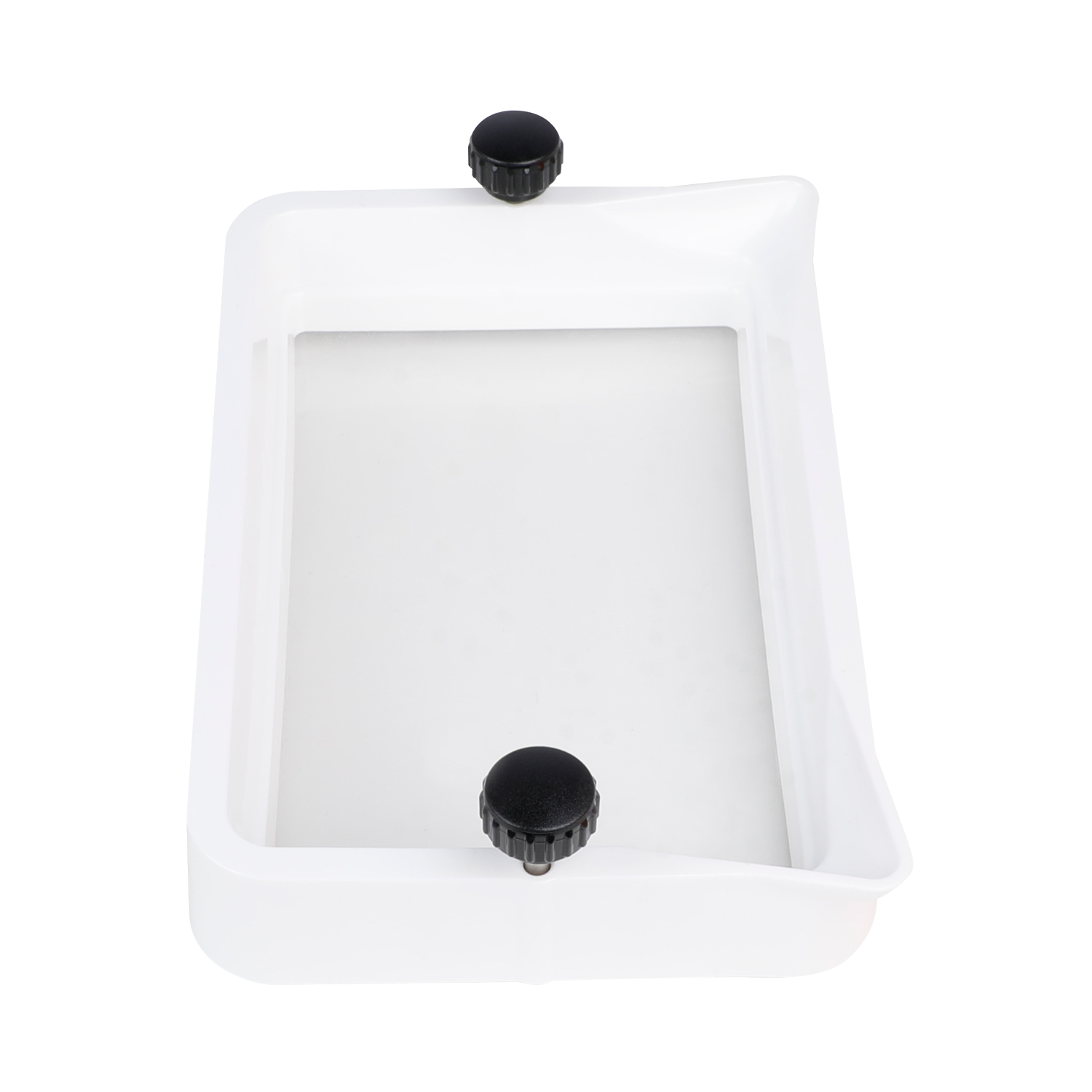 Perspectiva vertical del tanque de resina mostrando el grosor del marco y el acabado superficial que facilita la limpieza de residuos.