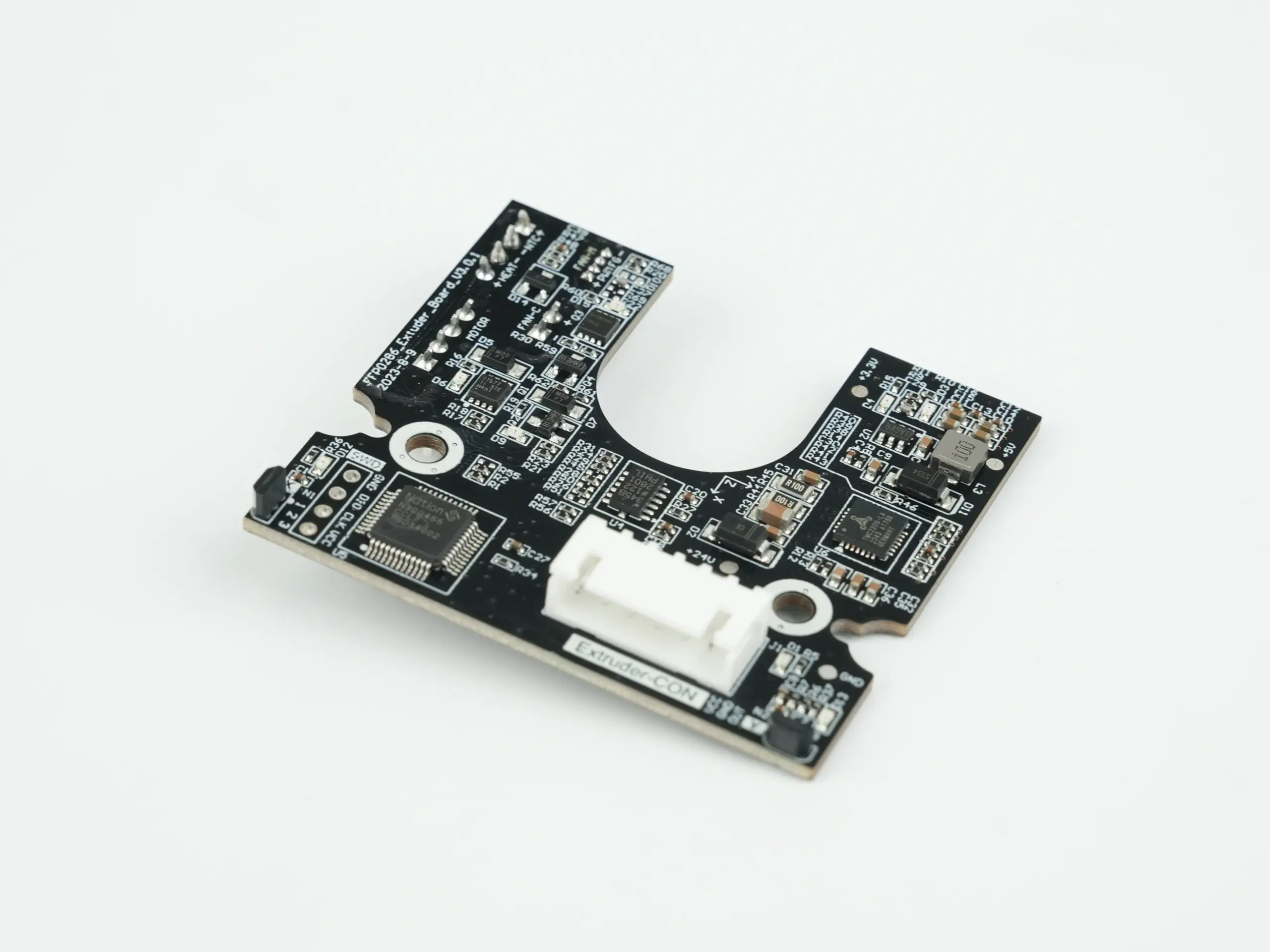 Vista frontal de la placa del extrusor detallando los puertos micro-JST listos para conectar el hotend y los sistemas de ventilación