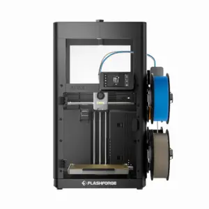 Impresora Flashforge Adventurer 5X con el kit de enclosure instalado, mostrando su estructura sellada y paneles transparentes para monitoreo