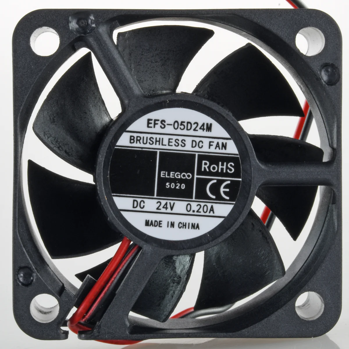 Vista trasera del ventilador axial 5020 mostrando el etiquetado de voltaje y el conector de terminal rápido para la serie Giga