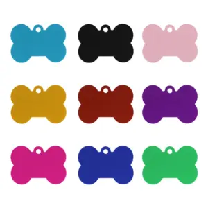 Lote de placas metálicas tipo dog tags de Creality en variedad de colores anodizados brillantes, listas para grabado láser personalizado
