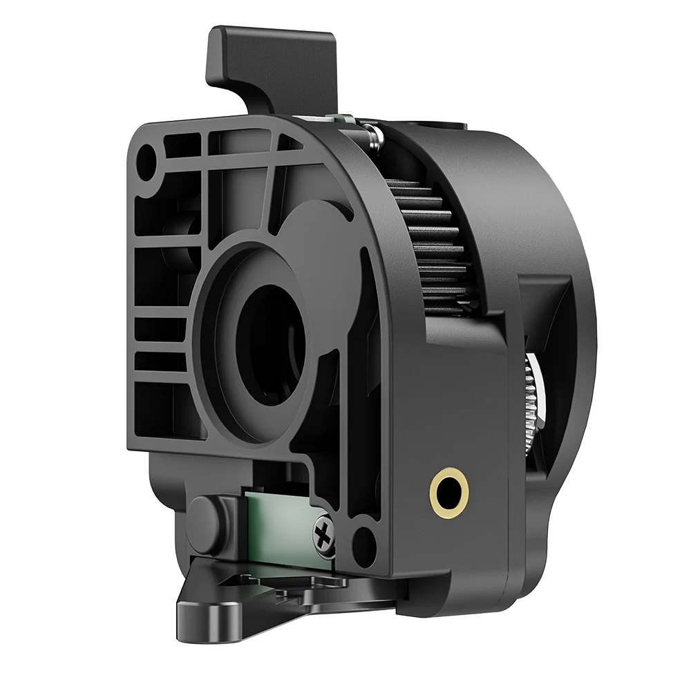 Vista posterior del reverso del extrusor, exponiendo la zona de acoplamiento directo hacia la garganta del hotend y los dientes de los engranajes de tracción