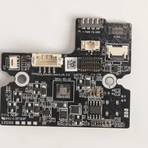 Vista frontal de la placa electrónica del extrusor para la serie Flashforge AD5X, detallando los conectores micro-JST integrados