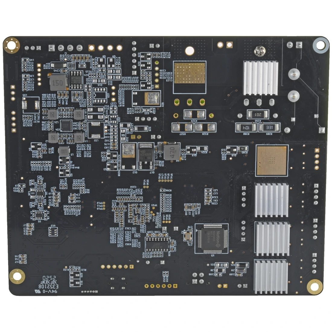 Vista del reverso de la placa base AD5X resaltando la limpieza de los circuitos impresos y los puntos de disipación térmica pasiva
