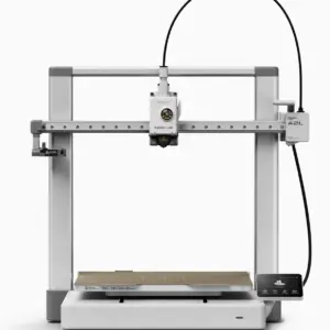 Vista frontal completa de la impresora 3D Bambu Lab modelo A2L, mostrando su estructura rígida de alta precisión y su cabezal de extrusión avanzado