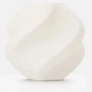 filamento PLA Tough+ de Bambu Lab en color blanco puro, destacando su chip RFID para detección automática