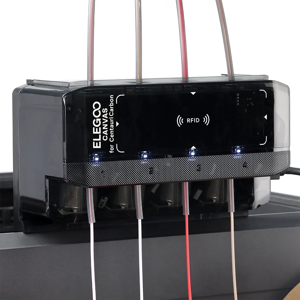 Elegoo Canvas instalado y conectado mediante tubos PTFE de teflón al cabezal de extrusión de la impresora 3D Centauri Carbon