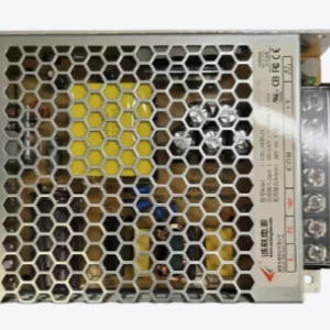 Ffuente de poder conmutada Elegoo Centauri Carbon de 100W en chasis metálico perforado de disipación.