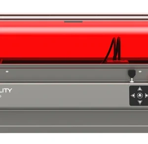 Vista frontal completa de la grabadora y cortadora láser Creality Falcon 2 PRO 22W con su cubierta de protección naranja filtrante de luz UV