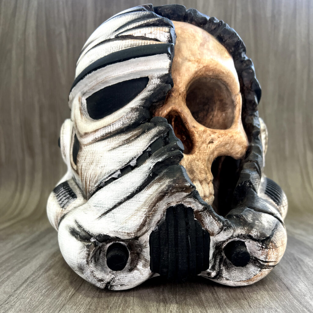 Casco impreso en 3D y pintado a mano